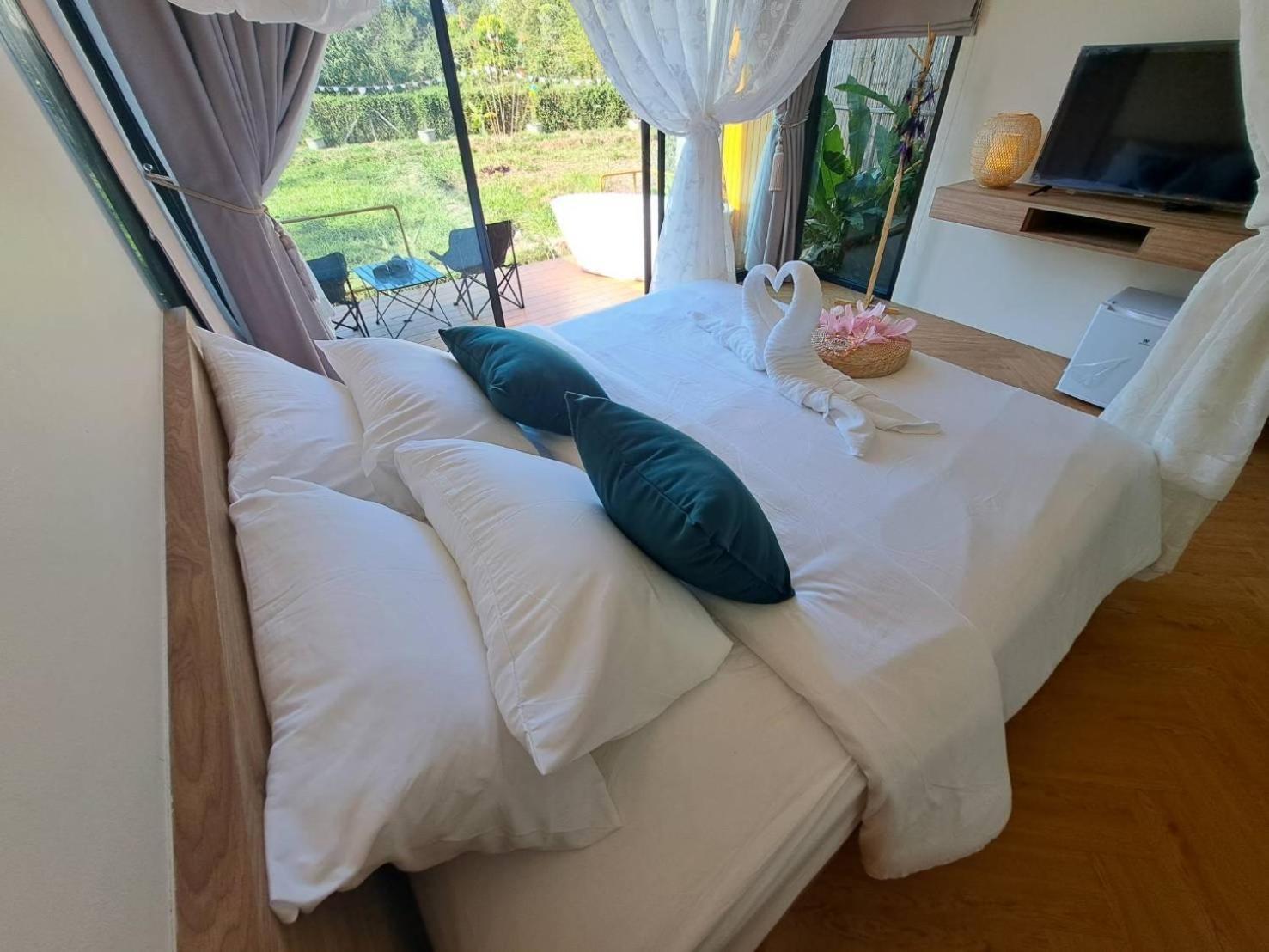 Baan Nai Baan Nok Resort Nakhon Nayok Exterior photo